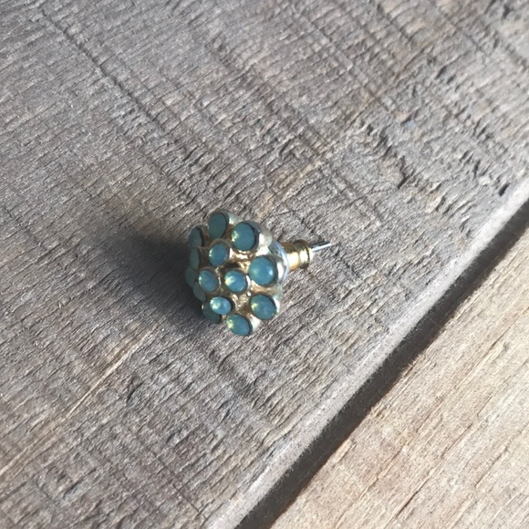 3/$15 SALE ❤️ Earring Set - Picture 2 of 5